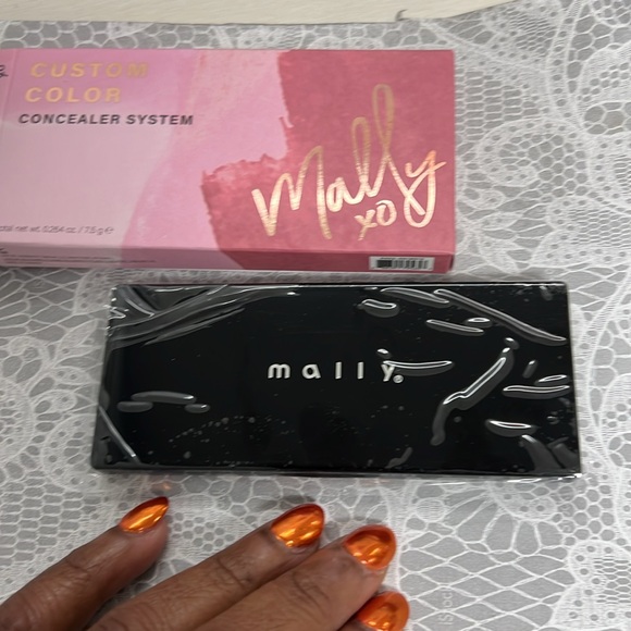 Mally Custom Color Concealer New! - Picture 2 of 7
